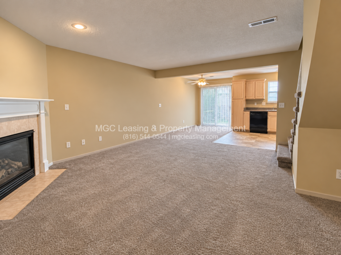 1018 Garden Way - Photo 3 of 22