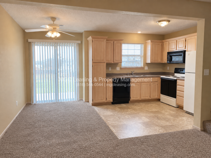 1018 Garden Way - Photo 5 of 22