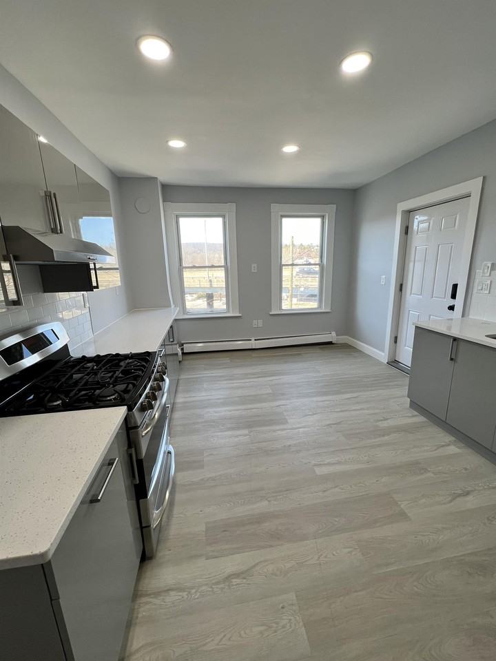 168 Maple St. - Photo 4 of 11