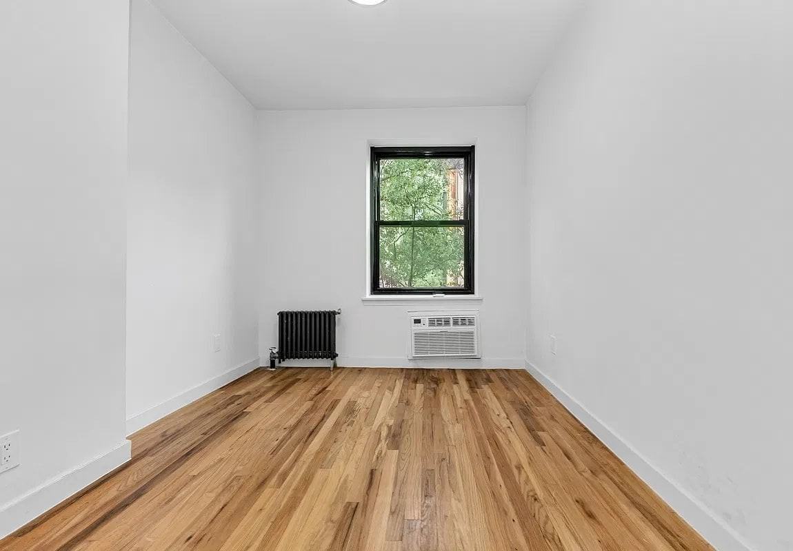 268 W 21st St #3E - Photo 2 of 7
