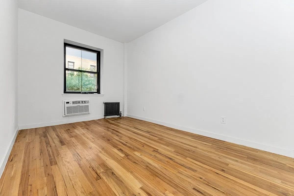 268 W 21st St #3E - Photo 4 of 7