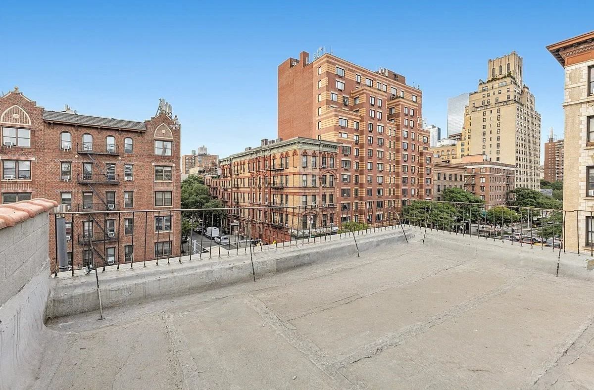 268 W 21st St #3E - Photo 7 of 7