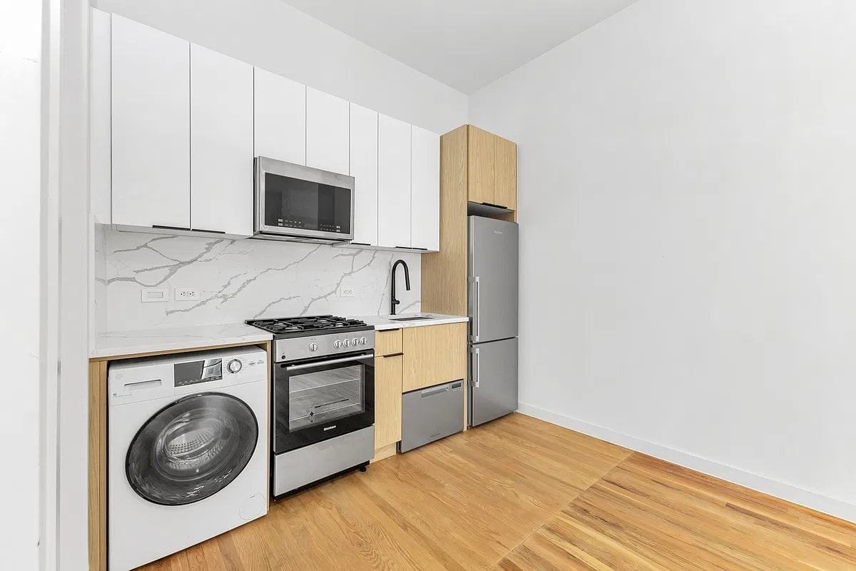 266 W 21st St #1W - Photo 3 of 4