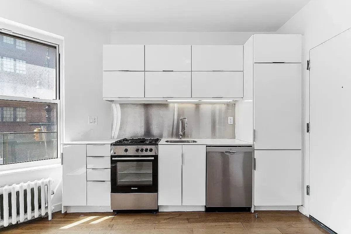 48 Bedford St #1B - Photo 3 of 6