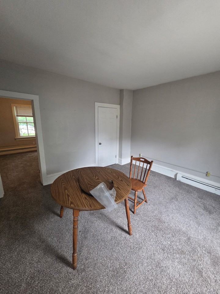 411 Barney Street - Photo 4 of 15