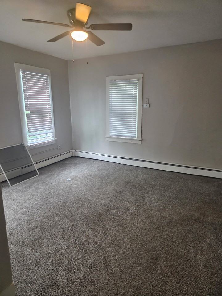411 Barney Street - Photo 7 of 15