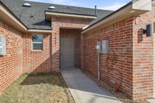 7627 Woodford Ave - Photo 1 of 1