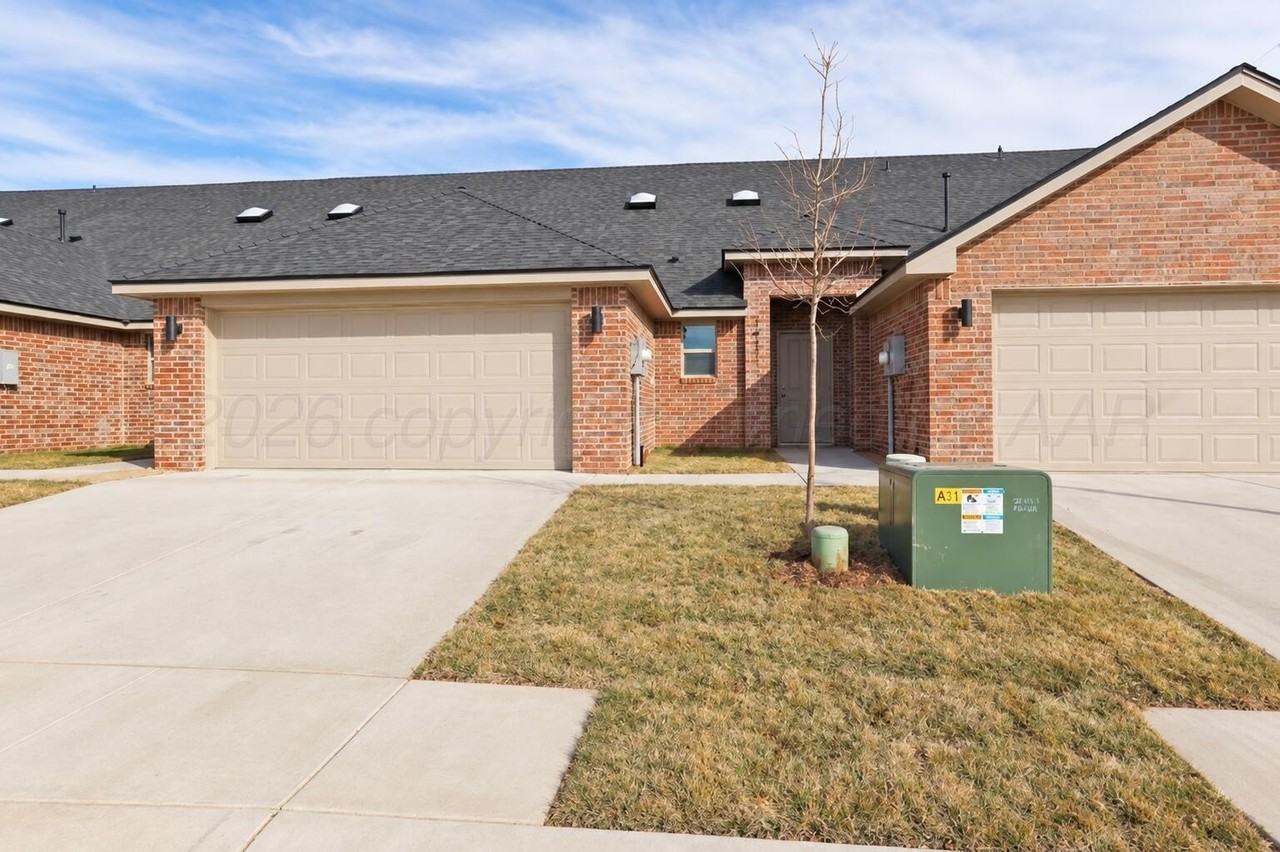 7627 Woodford Ave - Photo 2 of 23