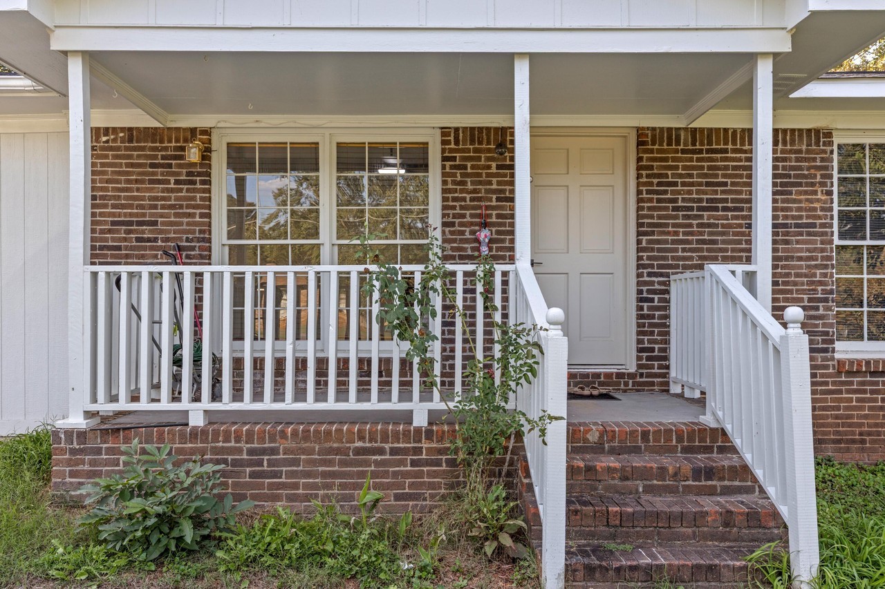 143 Donna St Sw - Photo 4 of 41