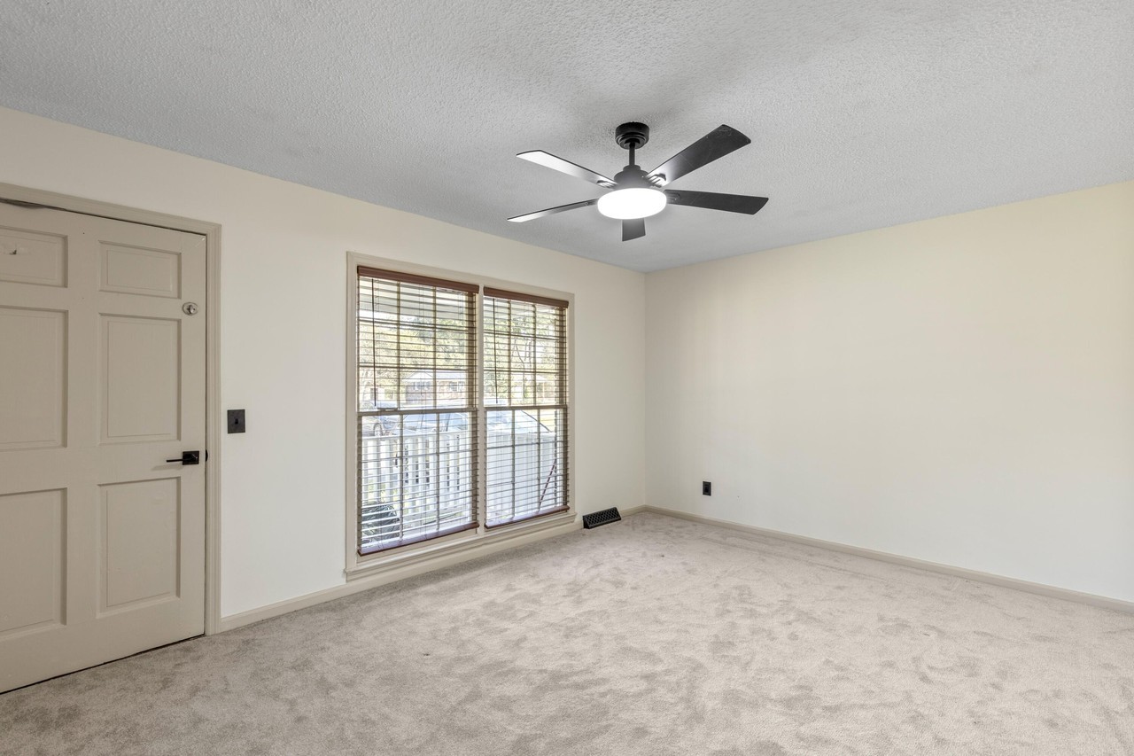 143 Donna St Sw - Photo 5 of 41