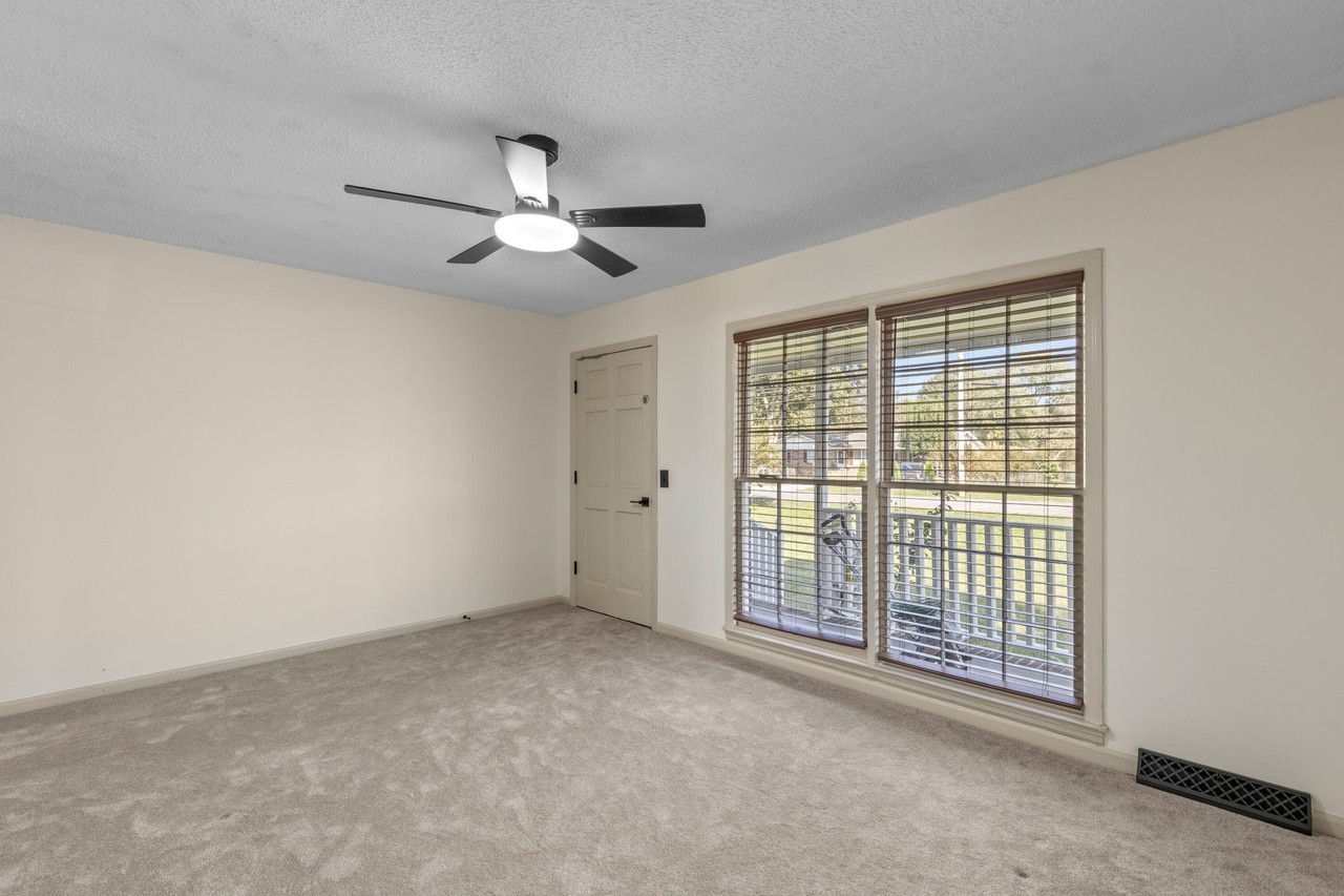 143 Donna St Sw - Photo 6 of 41