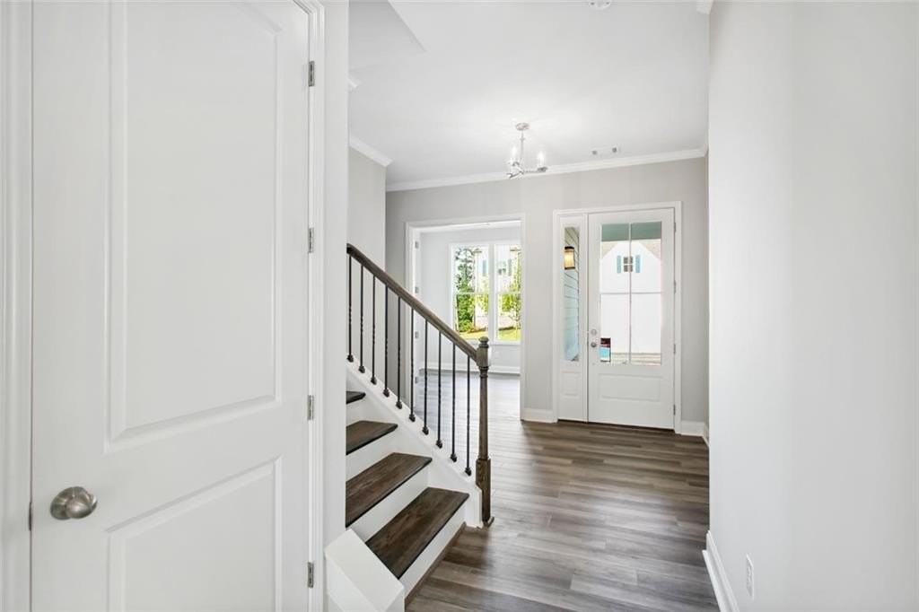 644 Stoneview Dr - Photo 3 of 32