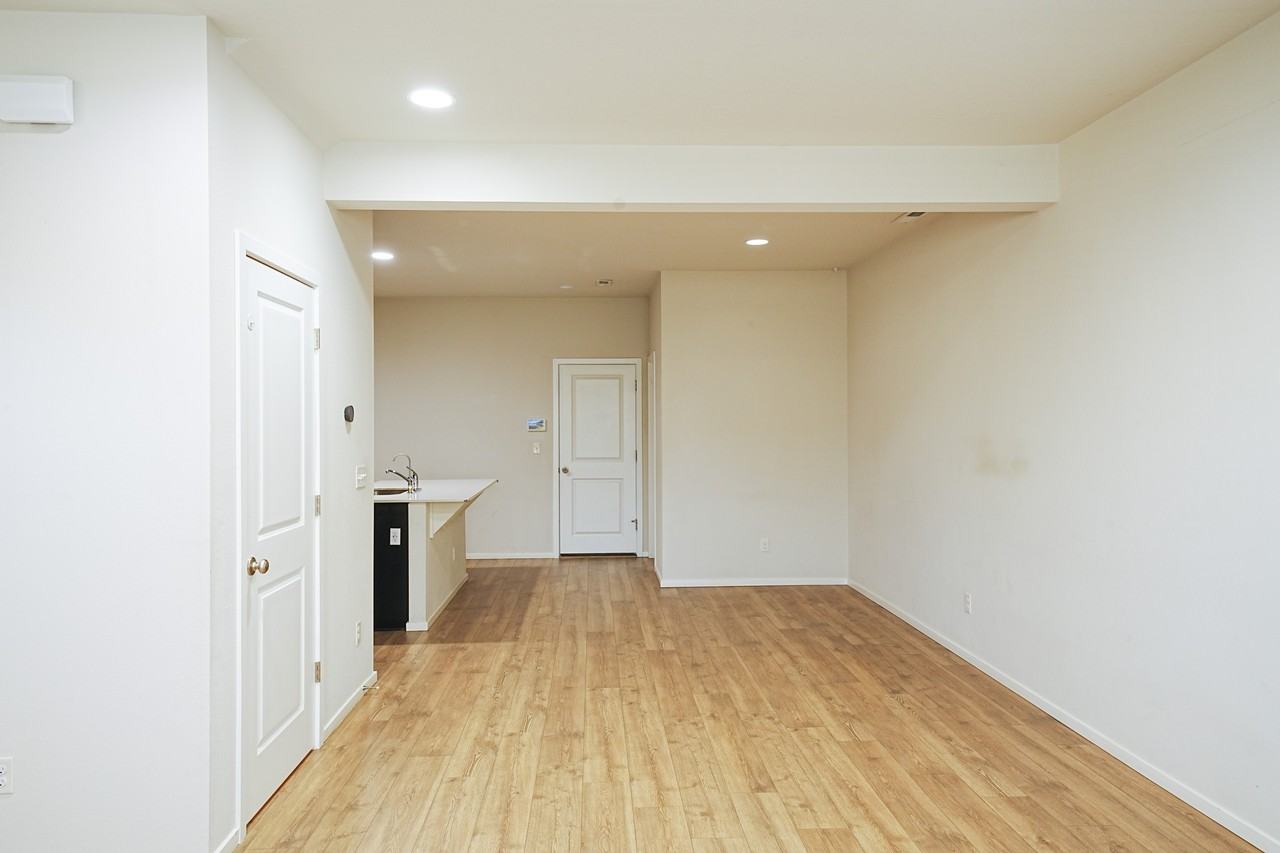 16336 Nw Ernst St #1 - Photo 4 of 28