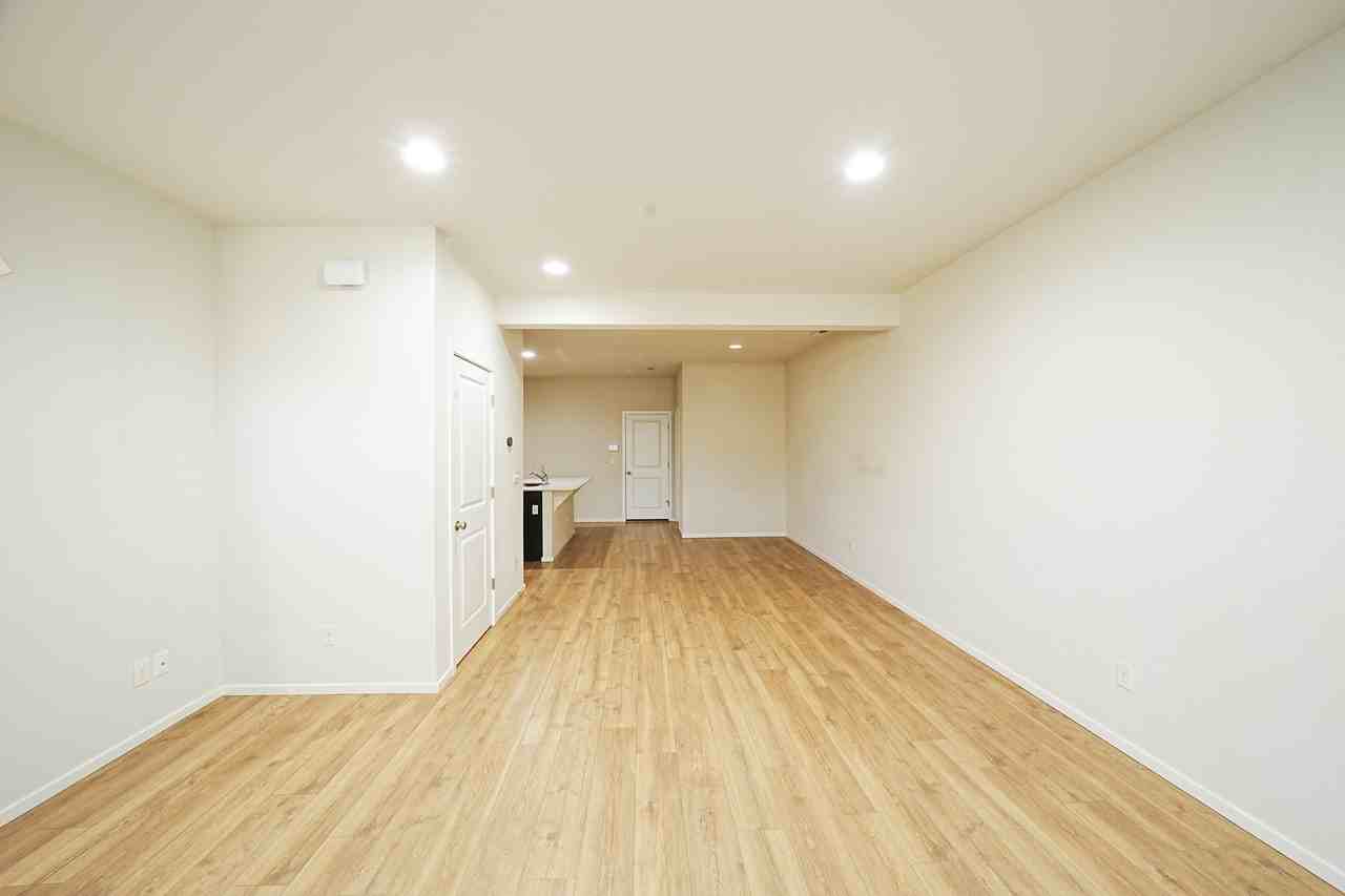 16336 Nw Ernst St #1 - Photo 5 of 28