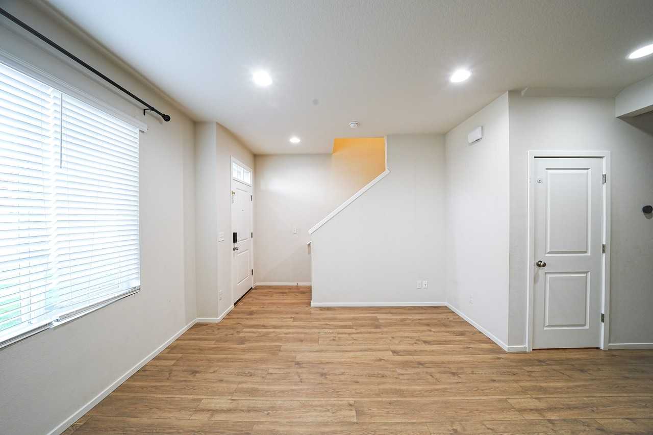 16336 Nw Ernst St #1 - Photo 6 of 28