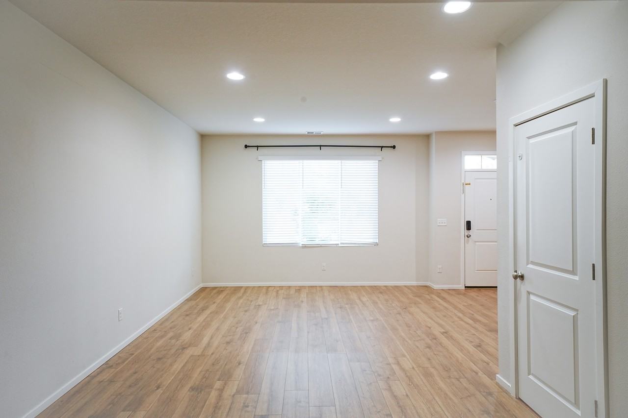 16336 Nw Ernst St #1 - Photo 7 of 28