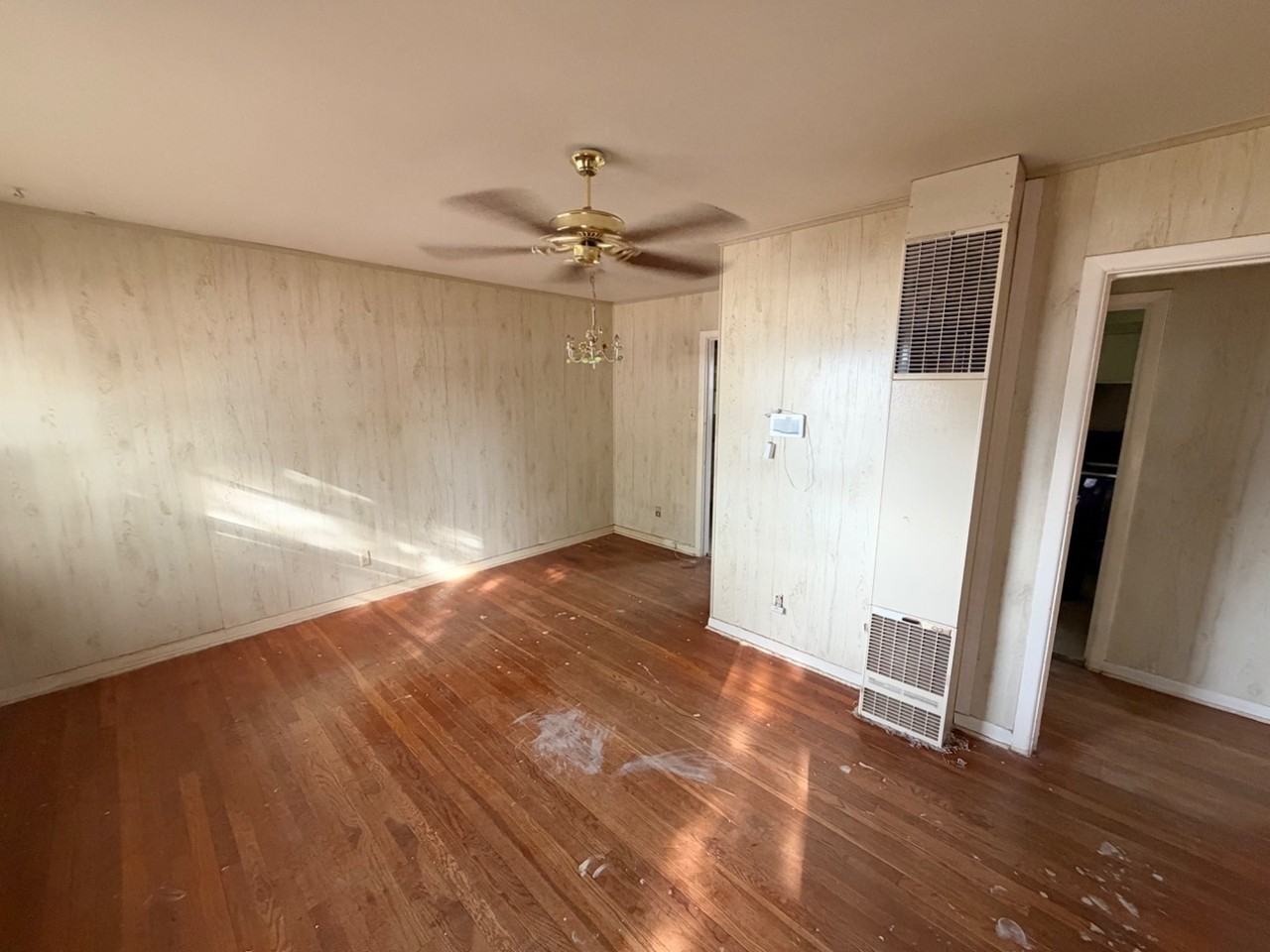 4623 Elgin Ave - Photo 3 of 18