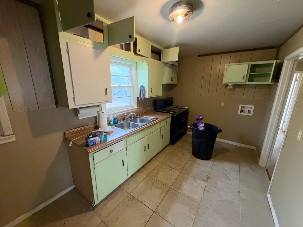 4623 Elgin Ave - Photo 7 of 18
