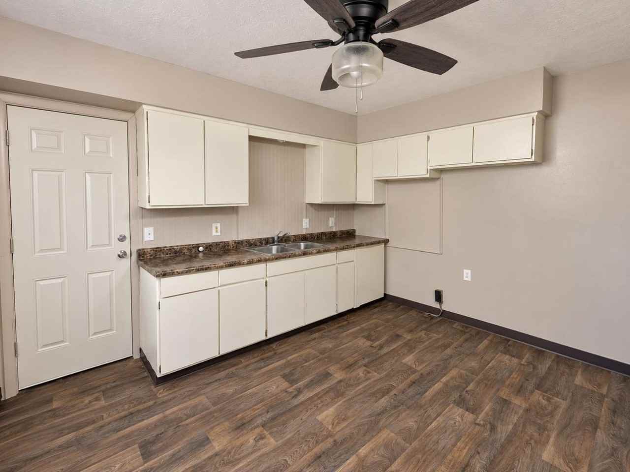 1695 & 1697 Leighton - Photo 3 of 9