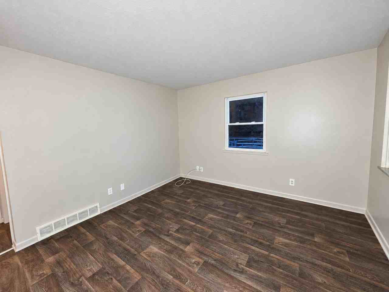 1695 & 1697 Leighton - Photo 6 of 9