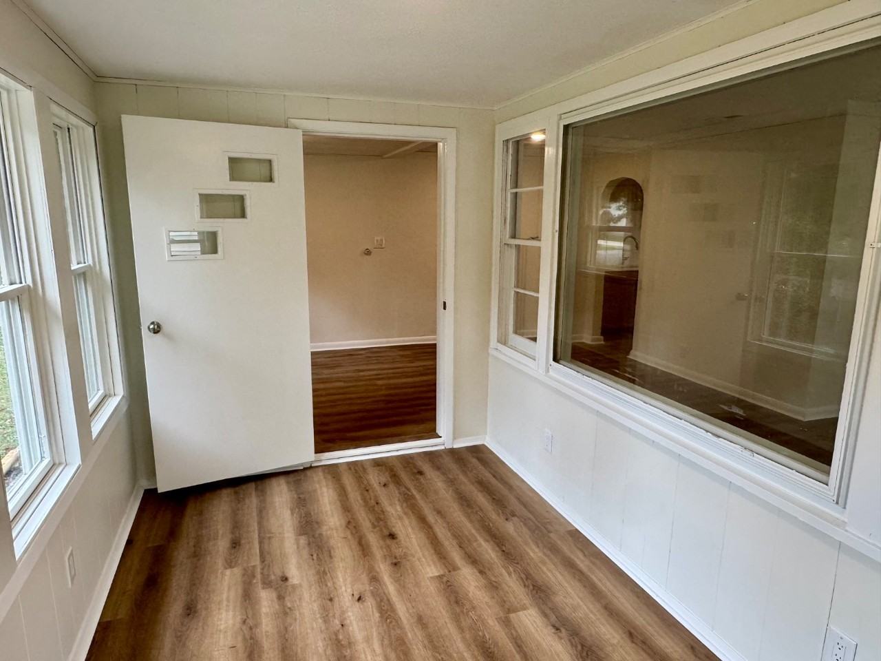 404 S 4th St - Photo 5 of 20