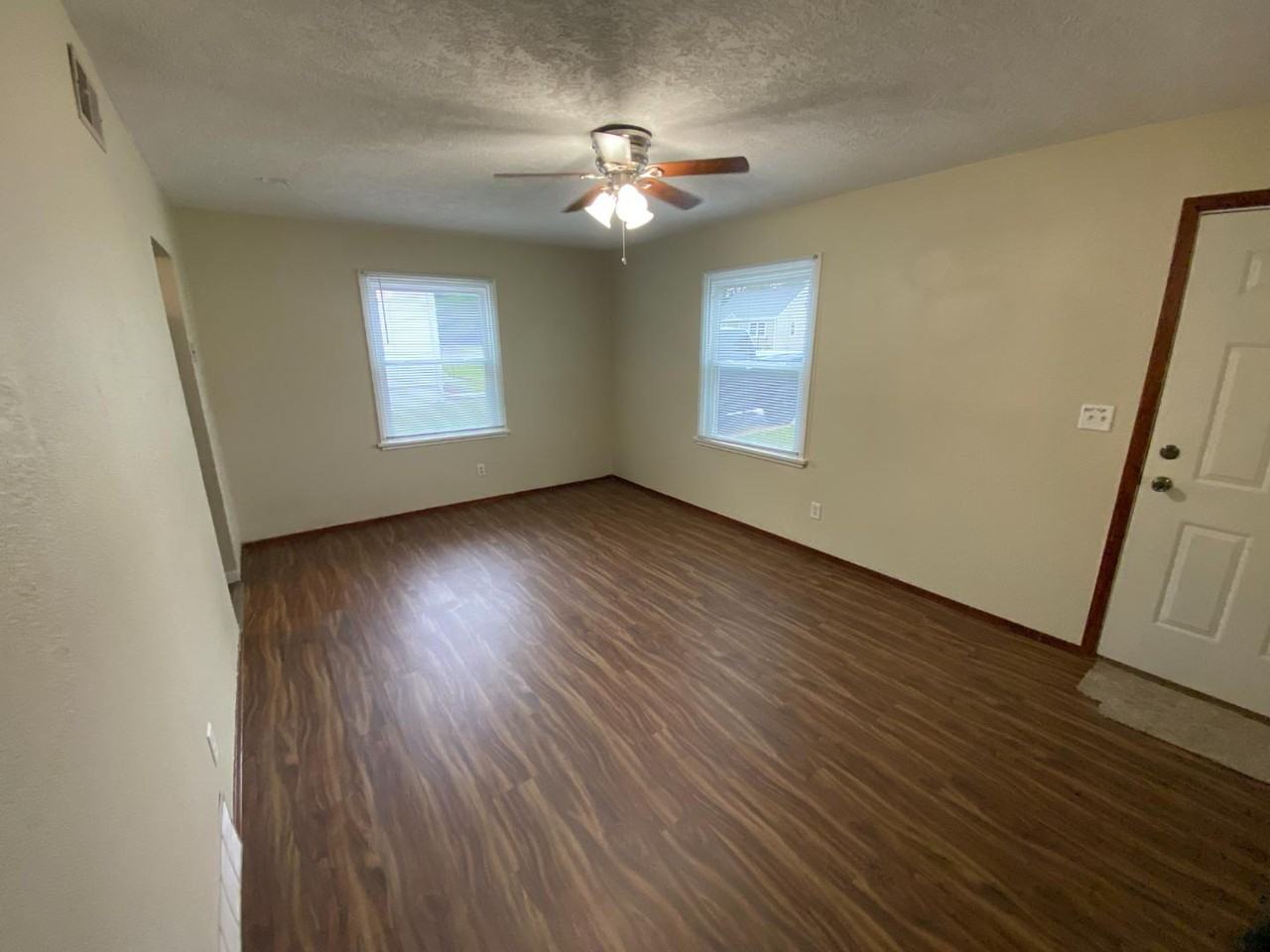 3006 S Summit Ave - Photo 7 of 20