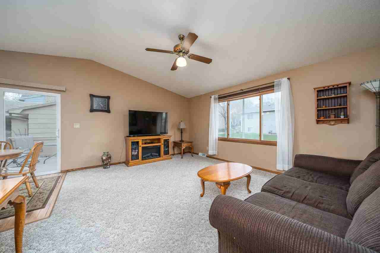 4204 E Oak St - Photo 7 of 20