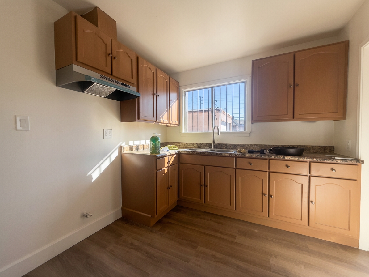 15312 Avis Ave #15312 - Photo 4 of 18