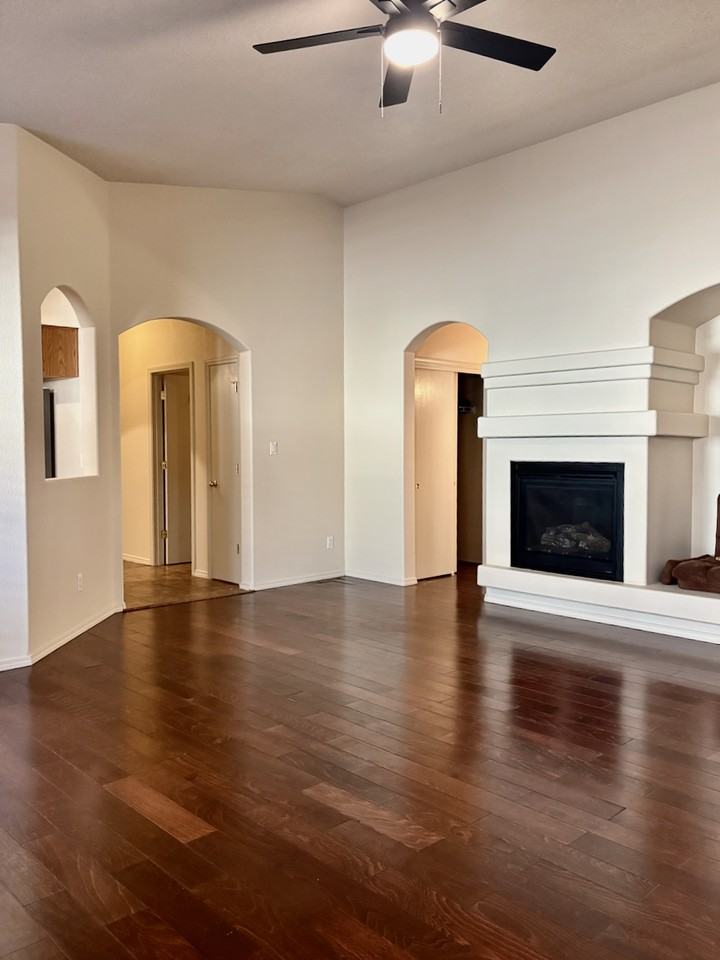 6227 Nueva Espana Rd Nw #1 - Photo 6 of 38