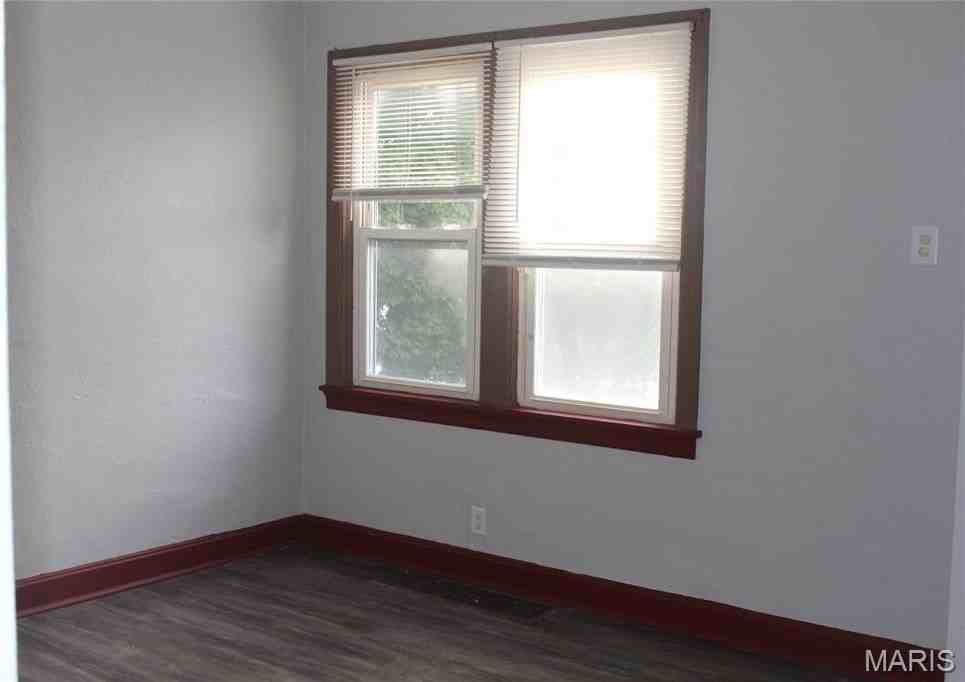6107 Alabama Ave - Photo 3 of 14