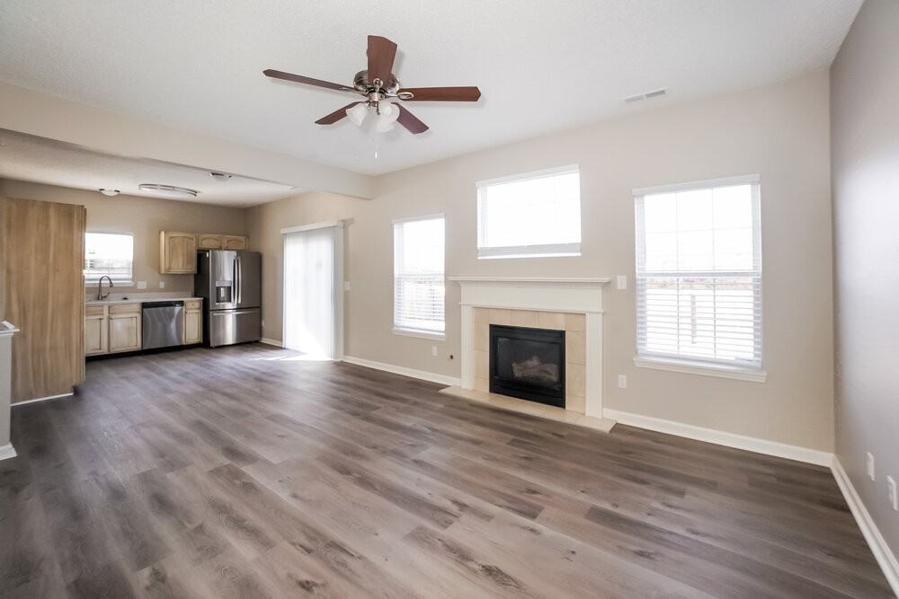 1408 Lake Meadow Dr - Photo 4 of 17