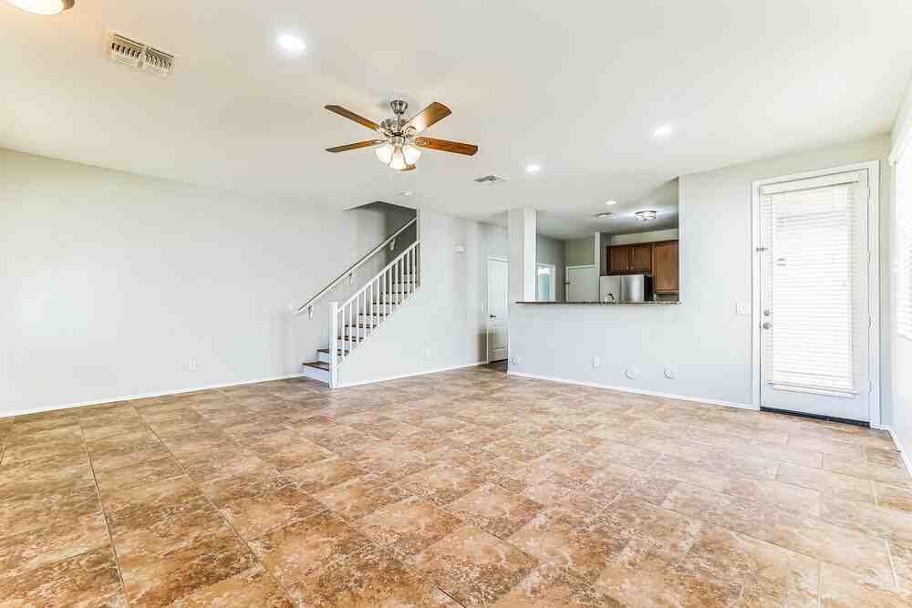 2090 S Heron Ln - Photo 4 of 17