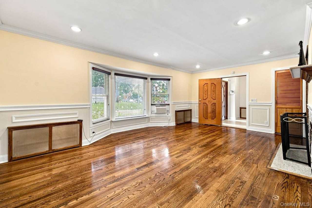 791 Cornwell Ave - Photo 4 of 23