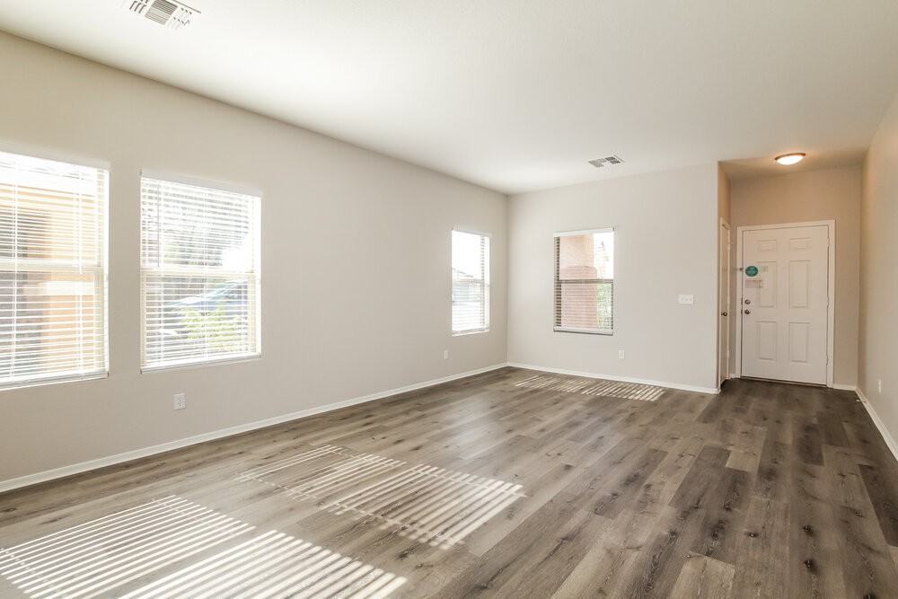 15313 W Cameron Cir - Photo 3 of 16