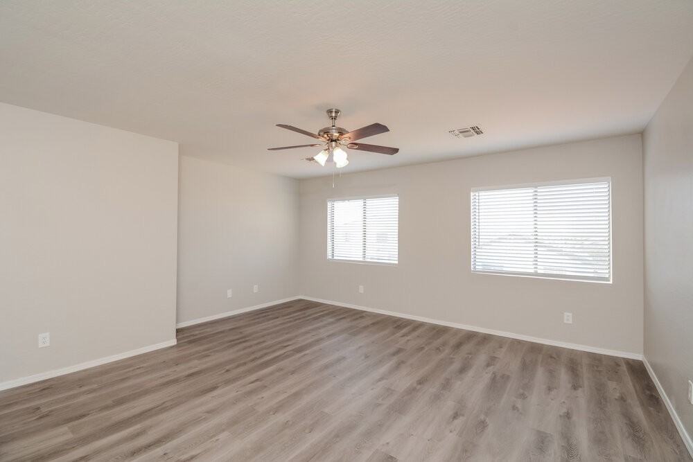 12409 W Corrine Dr - Photo 4 of 17