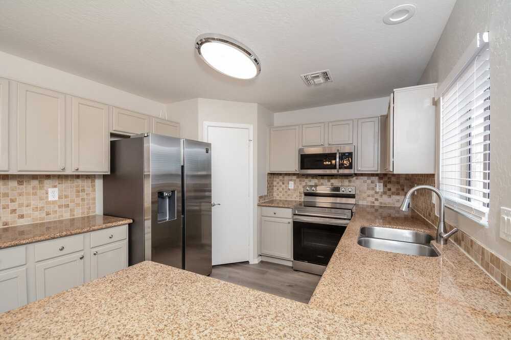 12409 W Corrine Dr - Photo 6 of 17