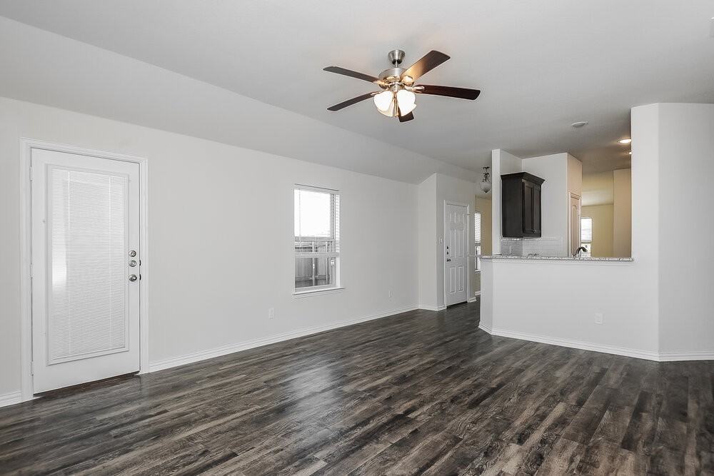 9005 Highland Orchard Dr - Photo 4 of 16