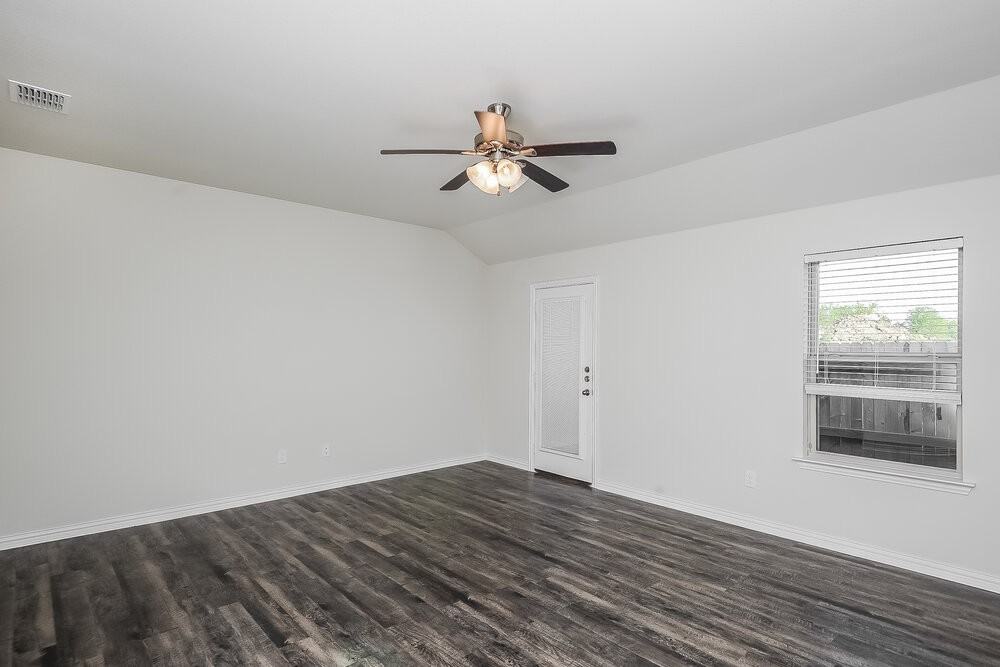 9005 Highland Orchard Dr - Photo 5 of 16