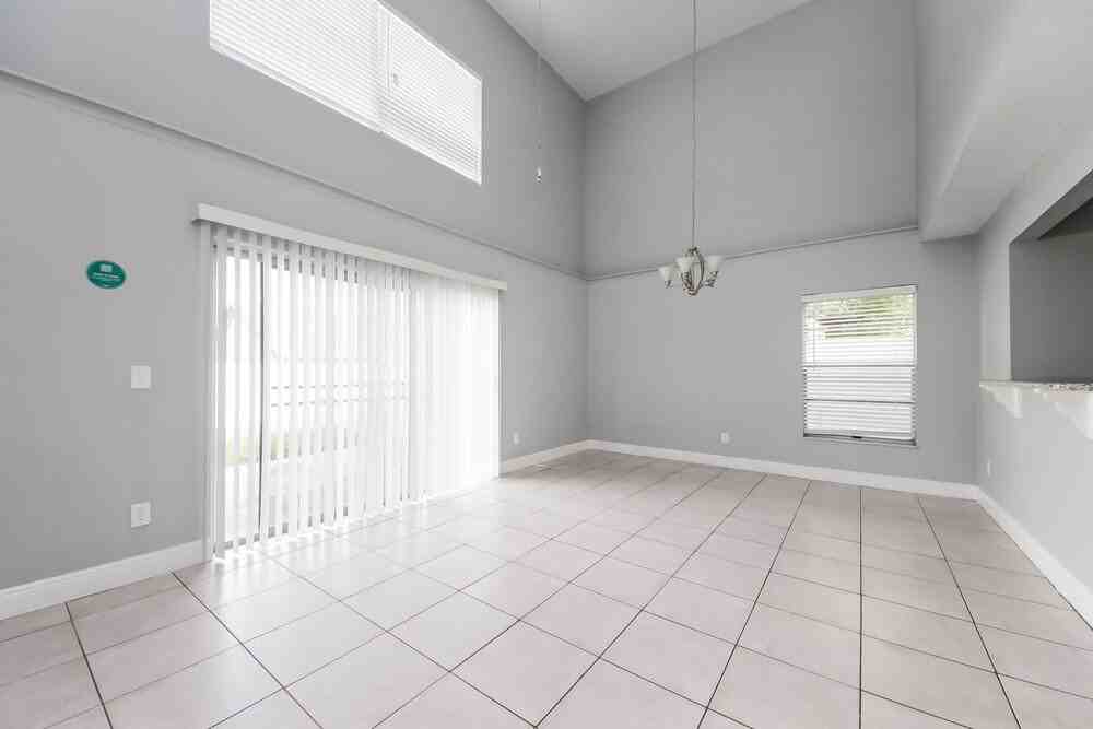 13107 San Antonio Woods Ln - Photo 5 of 17