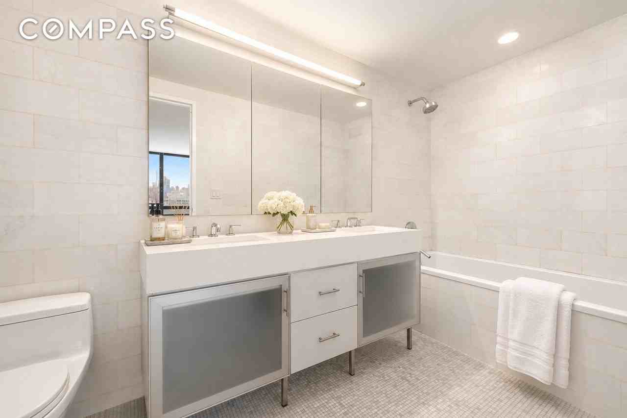 1113 York Ave #28B - Photo 6 of 15