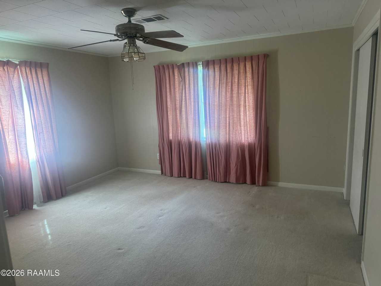 4004 Veterans Memorial Dr - Photo 2 of 5