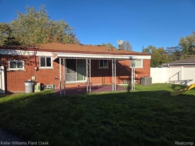 30271 Astor St - Photo 2 of 40
