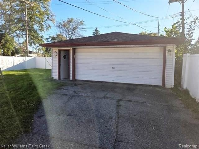 30271 Astor St - Photo 5 of 40
