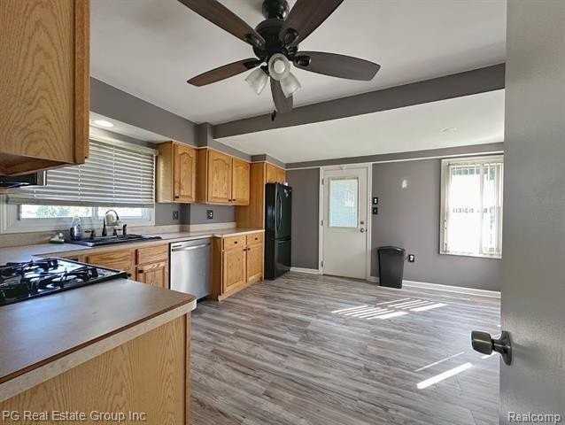 4221 Merrick St - Photo 5 of 10