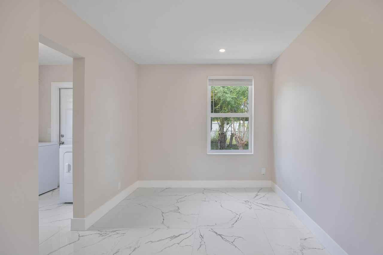 215 Evergreen Dr - Photo 6 of 23