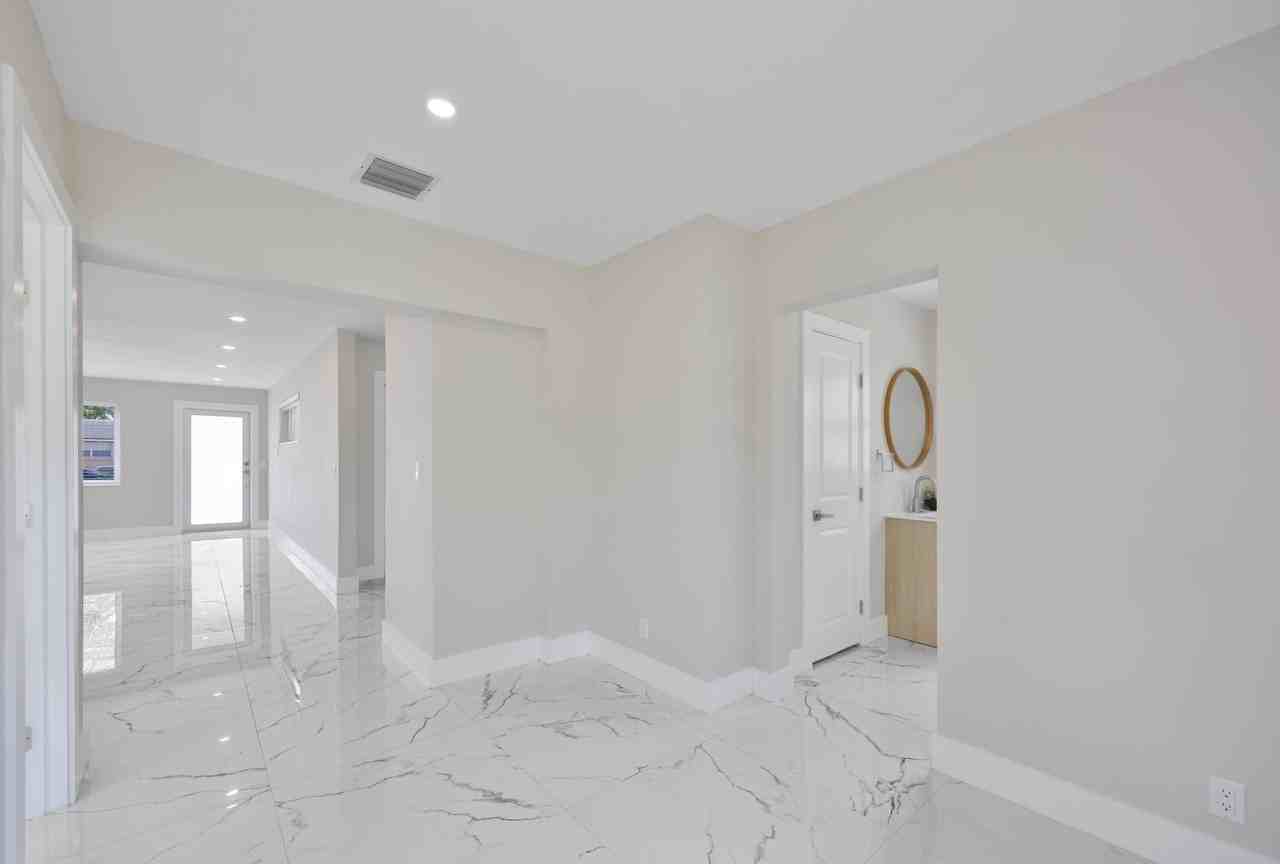 215 Evergreen Dr - Photo 7 of 23