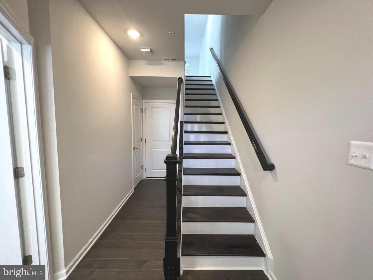7801 Rosella Ln - Photo 2 of 20