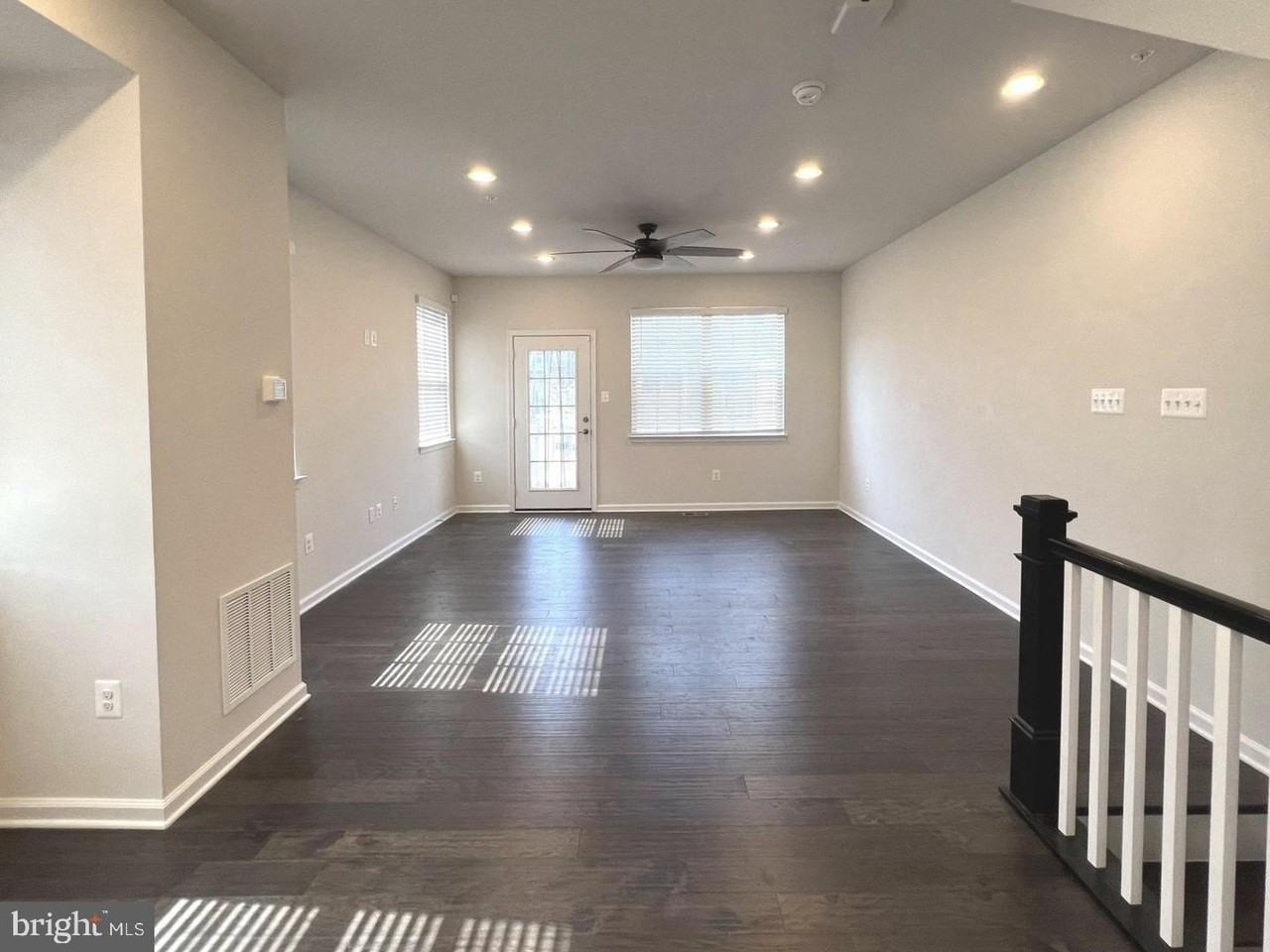 7801 Rosella Ln - Photo 3 of 20