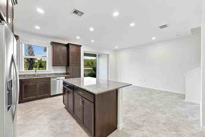 4242 Brookgreen Square - Photo 6 of 15