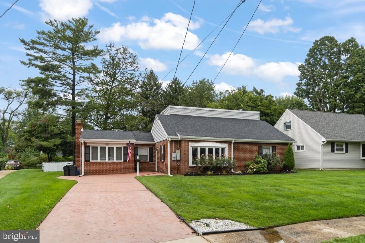 124 Glenwood Ave - Photo 4 of 41